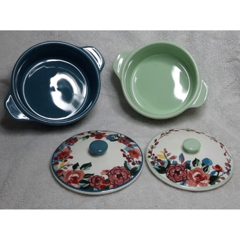 Two Pioneer Woman PRAIRIE SIGNATURE Mini Ceramic Casseroles with Lids - Picture 4 of 4